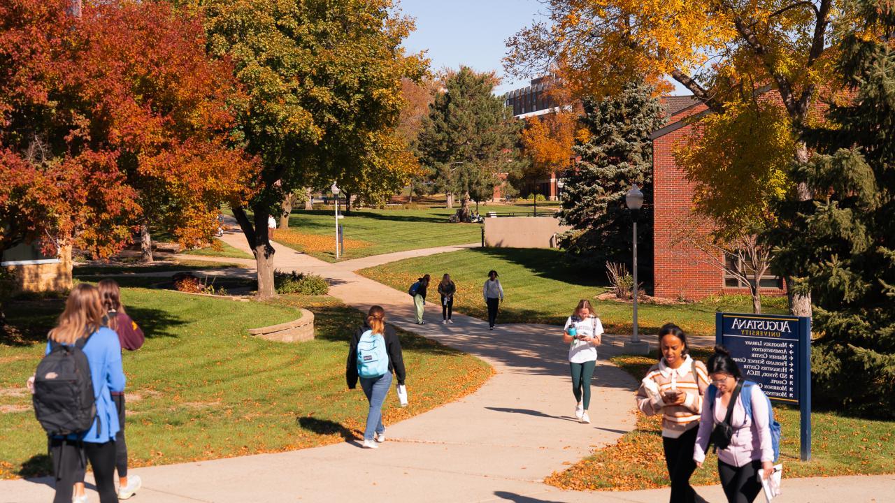 Students Walking on Campus Fall 2023